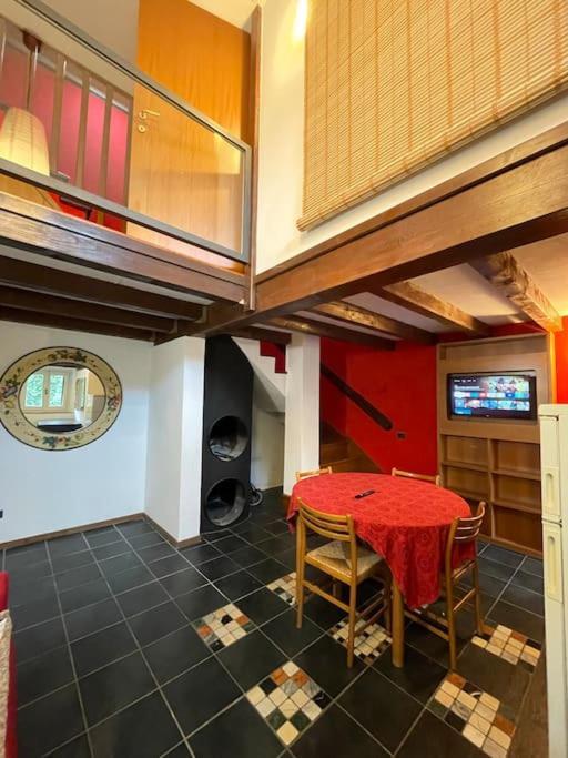 Appartement Musicians Mansion Loft à Fino Mornasco Extérieur photo